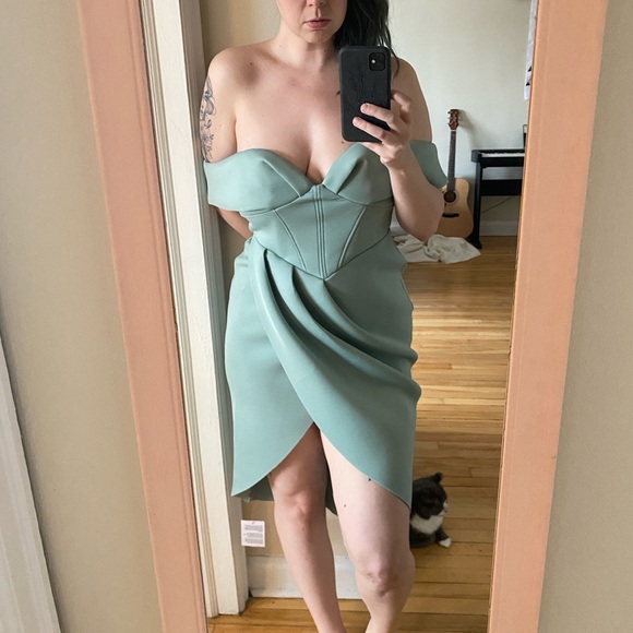 ASOS DESIGN off shoulder corset midi dress in sage-Green - Picture 1 of 4
